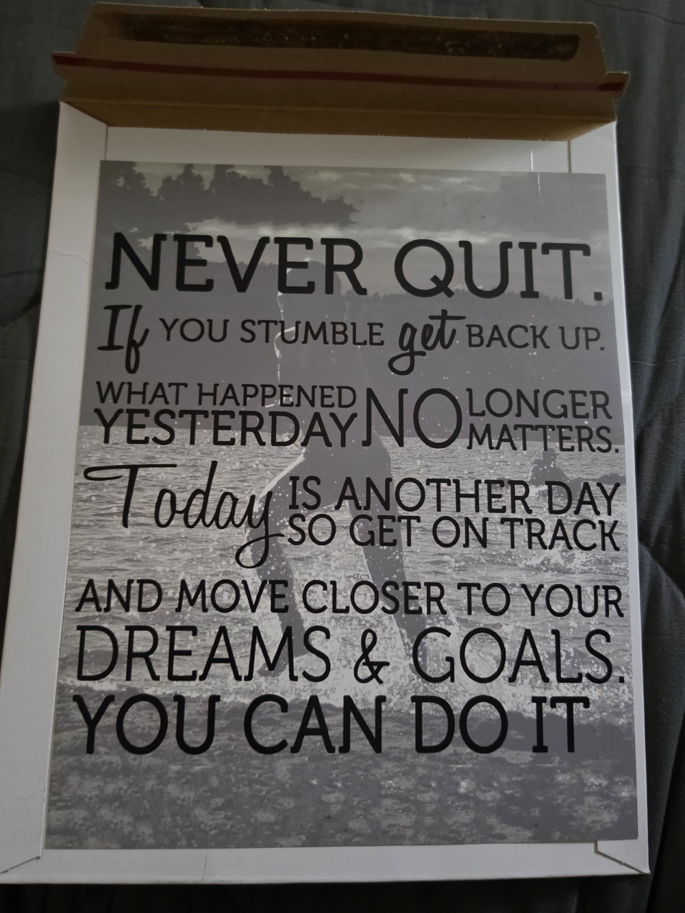 Never Quit Motivational Wall Art - Black & Gray